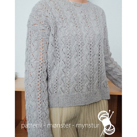 Lysegrå sweater med stukturmønster